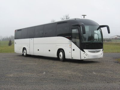 Reisbus minibus in Aurillac