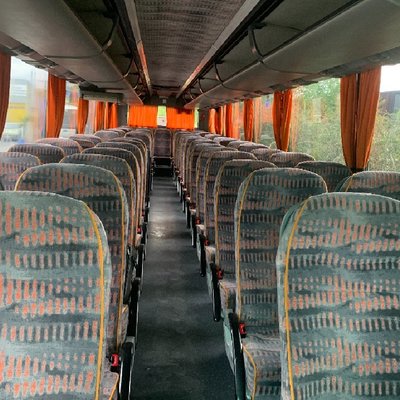 Reisbus minibus in Beauvais