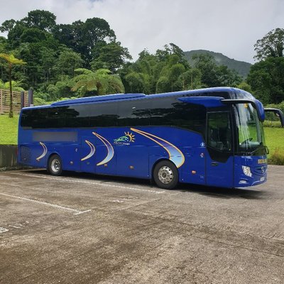 Autocar minibus en Saint-Joseph